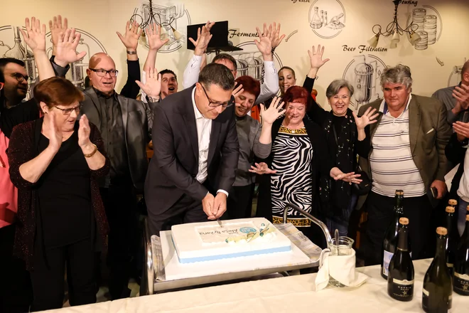 Aleš Bržan meni, da je ljudi prepričal z drugačno politik. FOTO: Črt Piksi
