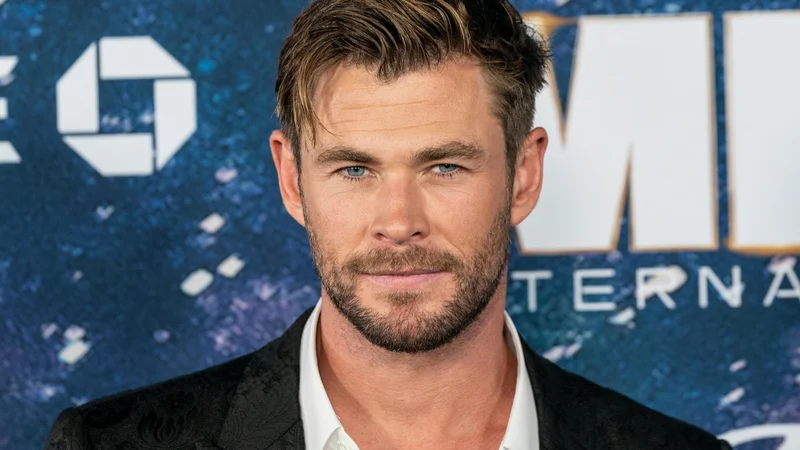 Fotografija: Postavni zvezdnik Chris Hemsworth, pri katerem so testi razkrili izjemno visoko tveganje za razvoj neozdravljive bolezni, se zdaj želi kar najbolj posvetiti svoji družini. FOTO: Shutterstock