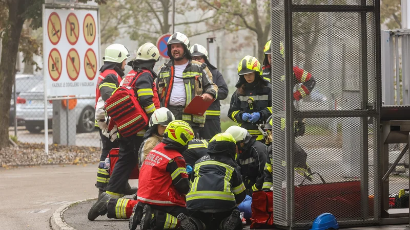 Fotografija: Zavezanci za dohodnino lahko en odstotek dohodnine podarijo upravičenim društvom, sindikatom, verskim skupnostim, političnim strankam in drugim nevladnim organizacijam. Skupno je na seznamu upravičencev več kot 5800 organizacij. FOTO: Črt Piksi