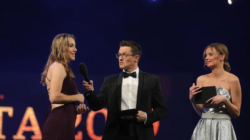 Fotografija: V Sloveniji smo ponosni na številne športnike. Na odru Cankarjevega doma je tako lani blestela olimpijska prvakinja Janja Garnbret, FOTO: Voranc Vogel/Delo