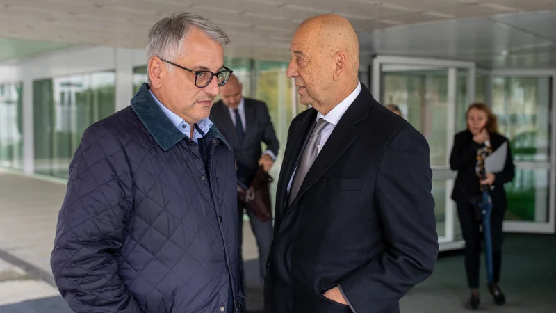Fotografija: Gospodarski minister Matjaž Han (levo) in predsednik GZS Tibor Šimonka. FOTO: Voranc Vogel/Delo