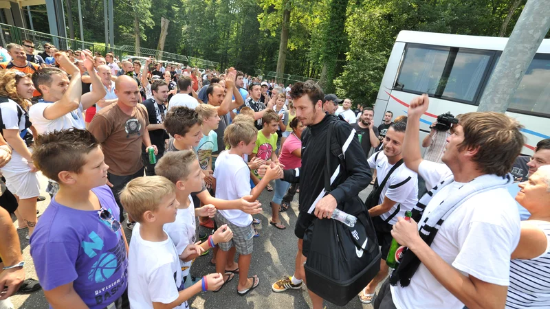Fotografija: Fabijan Cipot je bil v Prekmurju eden od najbolj priljubljenih nogometašev, zdaj po njegovi poti hodita sinova Kai in Tio. FOTO: Oste Bakal