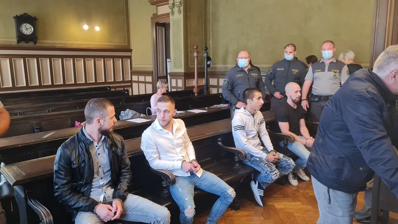 Fotografija: Marjan Grm, Mihael Grm, Marjan Brajdič, Marko Belcl (na fotografiji z leve) naj bi imeli na vesti Stanislava Knaflja. FOTO: Aleksander Brudar