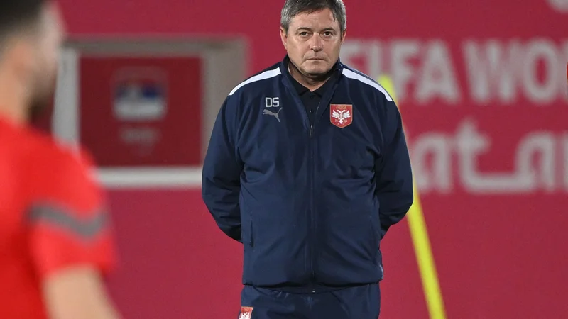 Fotografija: Srbski selektor Dragan Stojković je preporodil srbsko reprezentanco in jo približal idealu navijačev o »jugoslovanskih Brazilcih«. FOTO: Andrej Isaković/AFP