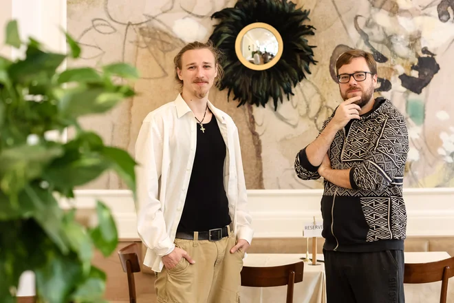 Z glasbo prežeta Žigan in Kristijan Krajnčan pravita, da je zvok številka ena njunega življenja mamina uspavanka. FOTO: Črt Piksi
