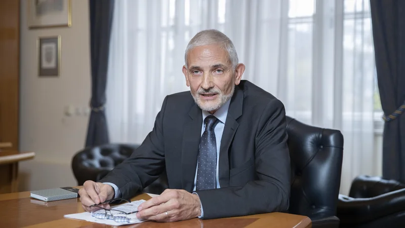 Fotografija: Dva razpisa za novega predsednika vrhovnega sodišča sta se končala brez prijave kandidatov. Na tretji razpis se je prijavil vrhovni sodnik dr. Miodrag Đorđević. Dobil je podporo občne seje vrhovnega sodišča. FOTO: Leon Vidic
