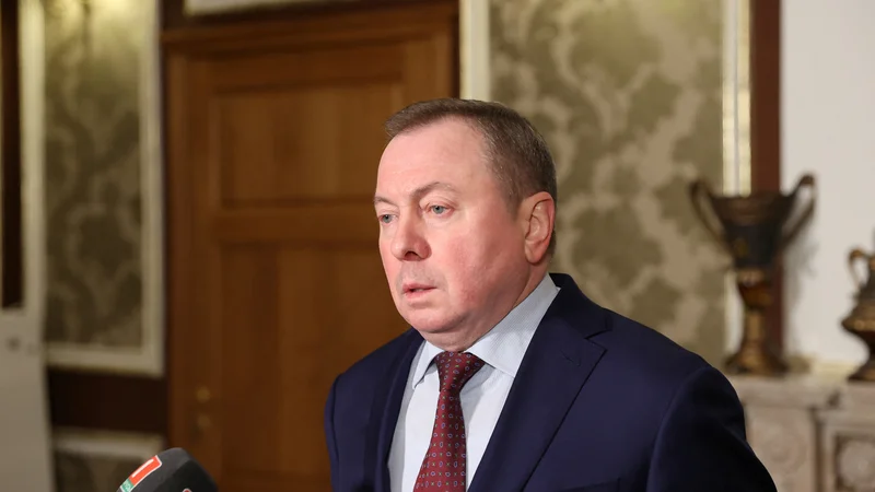 Fotografija: Pred predsedniškimi volitvami in kasnejšimi množičnimi protivladnimi protesti v Belorusiji leta 2020 je bil Makej eden od pobudnikov prizadevanj za izboljšanje odnosov Belorusije z Zahodom in tudi kritiziral Rusijo. Kmalu po začetku protestov pa je spremenil svoje stališče in trdil, da za protesti stoji Zahod. FOTO: Belta prek Reuters