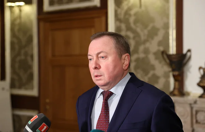 Pred predsedniškimi volitvami in kasnejšimi množičnimi protivladnimi protesti v Belorusiji leta 2020 je bil Makej eden od pobudnikov prizadevanj za izboljšanje odnosov Belorusije z Zahodom in tudi kritiziral Rusijo. Kmalu po začetku protestov pa je spremenil svoje stališče in trdil, da za protesti stoji Zahod. FOTO:&nbsp;Belta prek Reuters
