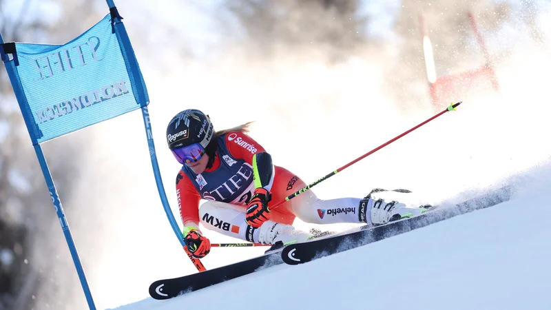 Fotografija: Lara Gut-Behrami med nastopom v prvi vožnji veleslaloma v zvezni državi Vermont. FOTO: Gregory Shamus/AFP
