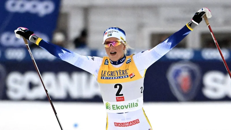 Frida Karlsson se je razveselila lepega uspeha. FOTO: Heikki Saukkomaa/AFP
