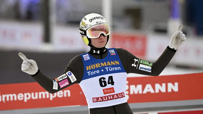 Fotografija: Anže Lanišek se je takole veselil svoje druge zmage v svetovnem pokalu. FOTO: Markku Ulander/Reuters
