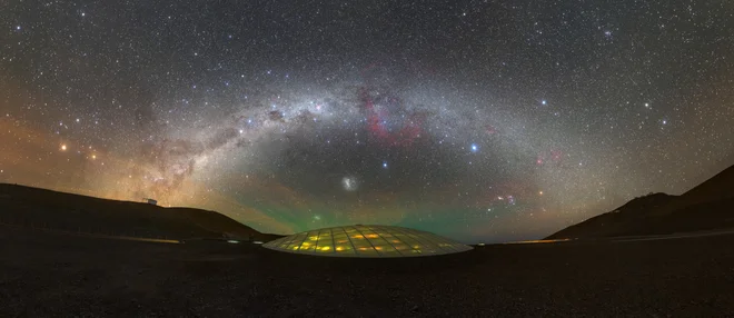 Od Hiparhovih 850 zvezd smo prišli do gigantskih katalogov, kot je katalog satelita Gaia, ki vsebuje okoli dve milijardi zvezd. FOTO: P. Horálek/ESO
