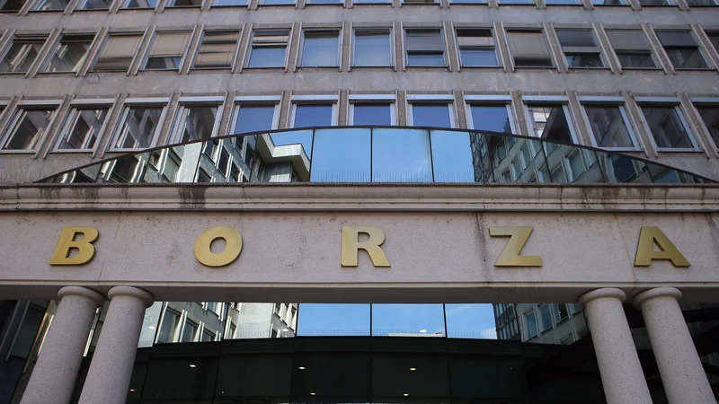 Fotografija: Ljubljanska borza je na srečanju borznih družb z vlagatelji podelila tudi priznanja borznim družbam in članom. FOTO Jože Suhadolnik/Delo