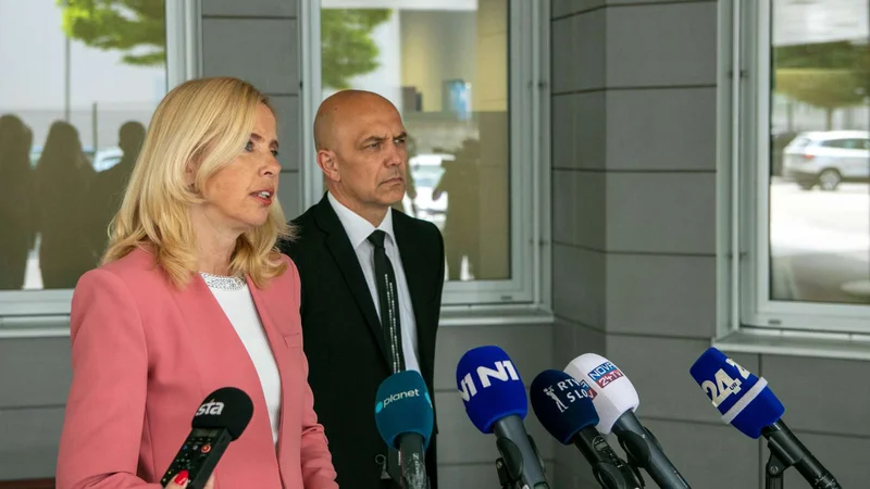 Fotografija: Ob bližnji reorganizaciji vlade se ugiba, ali se maje položaj notranji ministrici Tatjani Bobnar in kaj bo z vršilcem dolžnosti generalnega direktorja Policije Boštjana Lindava. FOTO: Nace Hočevar