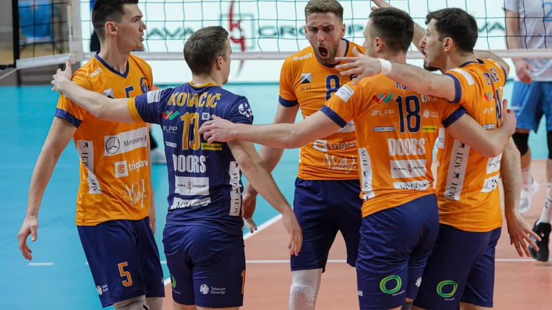 Fotografija: Odbojkarji ACH Volleyja se tokrat na koncu niso veselili. FOTO: Voranc Vogel
