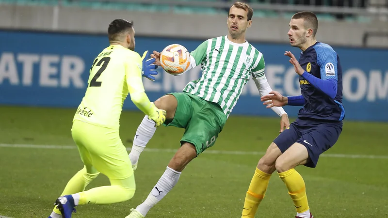 Fotografija: Olimpija in Celje sta se razšla brez golov. FOTO: Leon Vidic