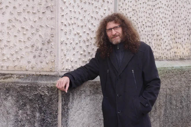 »Počel sem tisto, kar me je veselilo, in moral sem preživeti,« pravi Adi Smolar. FOTO: Grega Kališnik