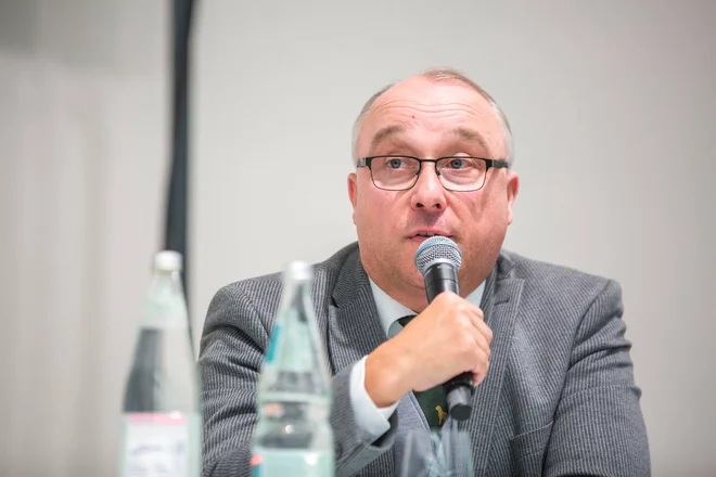Jens Maier se je ob izteku mandata lani znova zaposlil kot sodnik na sodišču v kraju Dippoldiswalde južno od Dresdna. FOTO: Sven Ellger/REUTERS