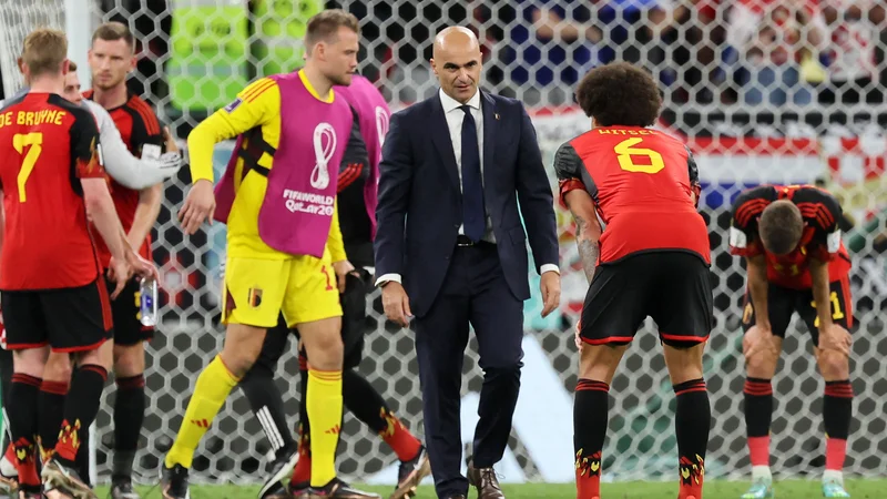 Fotografija: Roberto Martinez pozdravlja varovance po porazu s Hrvaško. FOTO: Jack Guez/AFP