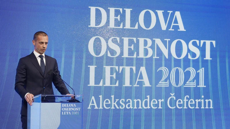 Fotografija: Med imenitno družbo nominirank in nominirancev je bralce in uredništvo časopisa Delo lani najbolj prepričal predsednik Uefe Aleksander Čeferin. FOTO: Jože Suhadolnik