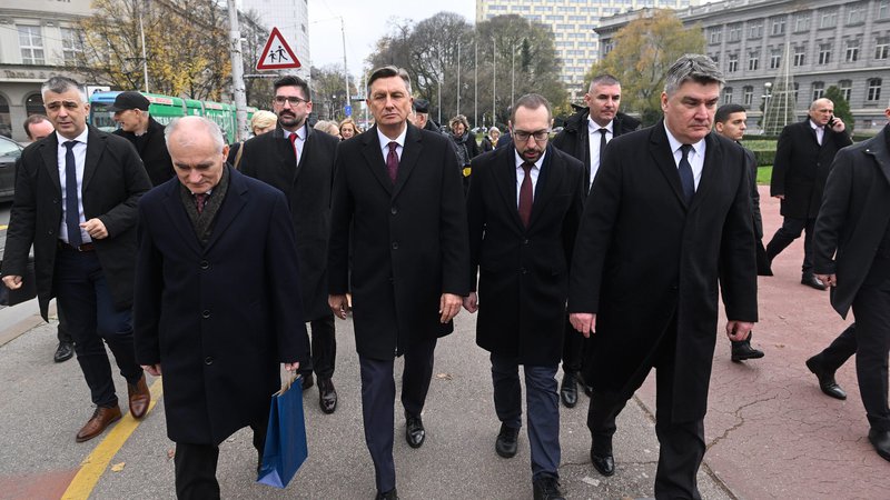 Fotografija: Predsednik republike Borut Pahor je v ponedeljek hrvaškemu vodstvu čestital za skorajšnji vstop v schengensko območje in dodal, da bodo določila arbitražnega sporazuma prej ali slej veljala. FOTO: Goran Mehkek/Cropix
