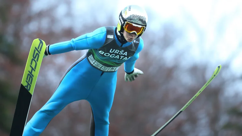 Fotografija: Urša Bogataj je bila včeraj v Lillehammerju najbolje razpoložena slovenska smučarska skakalka. FOTO: Blaž Samec/Delo
