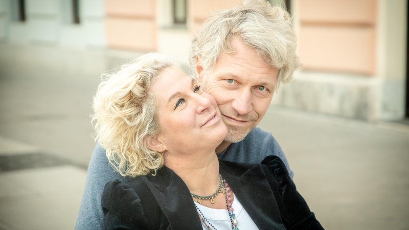 Fotografija: Ana Roš in Urban Stojan bosta njen rojstni dan izkoristila za slavljenje ljubezni FOTO: Voranc Vogel/Delo
