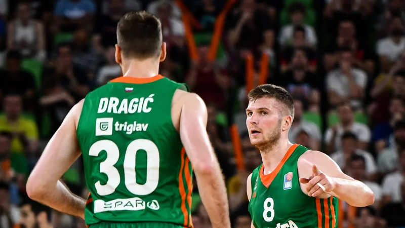 Fotografija: Zoran Dragić in Edo Murić čakata na evropsko zmago od 19. aprila, ko je Cedevita Olimpija izločila Türk Telekom. FOTO: ABA