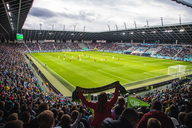 Že danes lahko kupite paketne vstopnice za domače tekme slovenske reprezentance v kvalifikacijah. FOTO: Luka Vovk 
