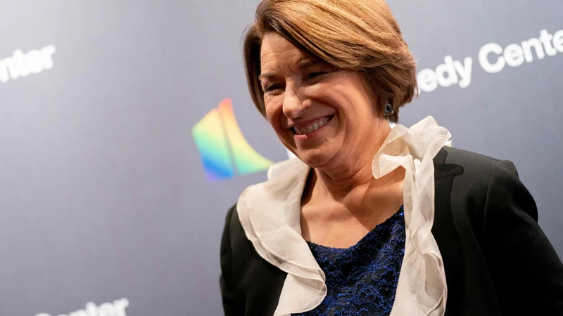 Fotografija: Oče ameriške senatorke Amy Klobuchar je bil športni novinar in kolesarski navdušenec. Foto Stefani Reynolds/AFP
