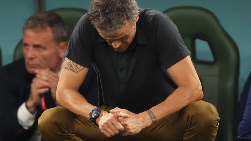 Fotografija: Luis Enrique ni mogel verjeti, da so vsi trije njegovi nogometaši zapravili 11-metrovko. FOTO: Pedro Nunes