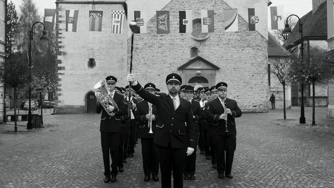 Film je nastal v produkciji Gustav Filma. Koproducenti so RTV Slovenija, Pihalni orkester Svea Zagorje, Napravi film, 001, Ready on set, Unicasting, Noella, Supercatering in Sindikat. Tehnično podporo je zagotovil FS Viba Film. Projekt sta sofinancirala Slovenski filmski center in RTV Slovenija. FOTO: Arhiv Gustav filma
