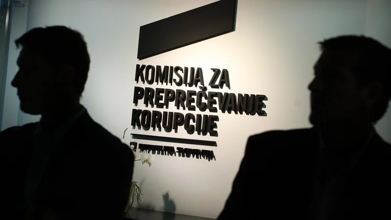 Fotografija: Nasprotje interesov predstavlja le še korak do korupcije, opozarja prvi mož KPK. Foto Jure Eržen