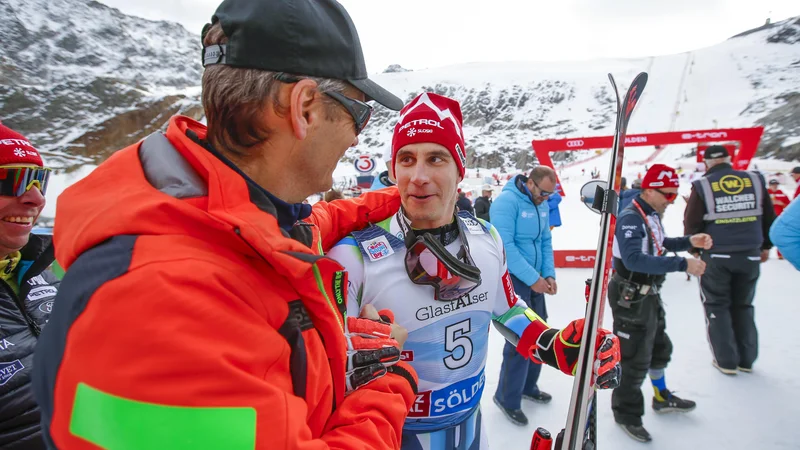 Fotografija: Žan Kranjec je na prvem veleslalomu sezone na ledeniku Rettenbach nad Söldnom zasedel drugo mesto. FOTO: Matej Družnik/Delo