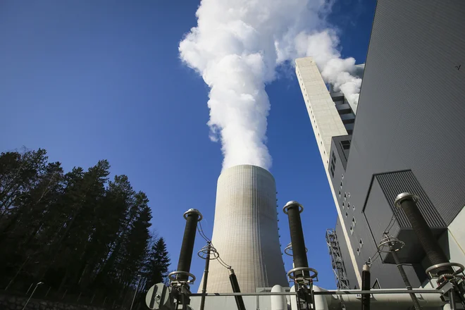 HSE je že lani prodal okoli 90 odstotkov predvidene proizvodnje električne energije v hidroelektrarnah in skoraj vso predvideno proizvodnjo termoelektrarne Šoštanj. Foto: Jože Suhadolnik/Delo
