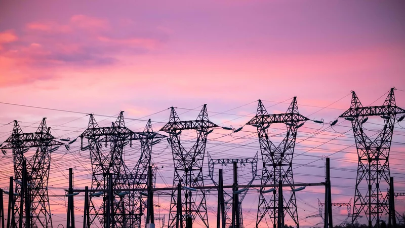 Fotografija: Čedalje več je govora o elektriki, ki jo bo morda zmanjkalo v prihodnjih tednih. FOTO: Lionel Bonaventure/AFP