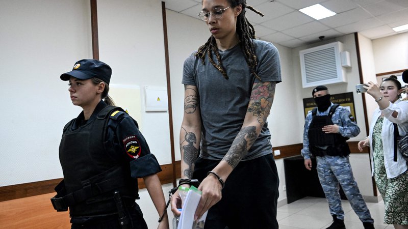 Fotografija: Brittney Griner so v Rusiji zaradi tihotapljenja prepovedanih mamil obsodili na devet let zapora. FOTO: Kirill Kudryavtsev/AFP
