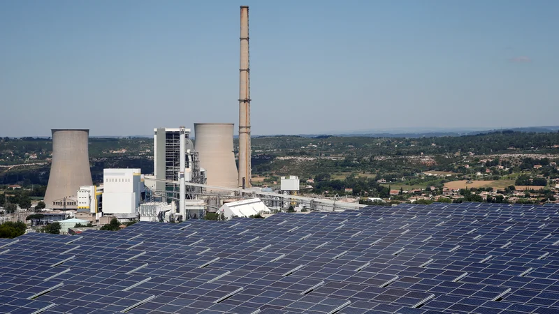 Fotografija: Sončne elektrarne ostajajo najhitreje rastoč segment izkoriščanja obnovljivih virov energije. FOTO: Jean-Paul Pelissier/Reuters