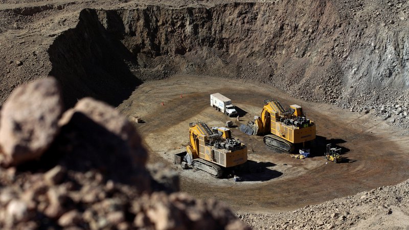 Fotografija: V zadnjem desetletju so rudarske družbe znižale investicije v izkoriščanje surovin. FOTO: Ivan Alvarado/Reuters
