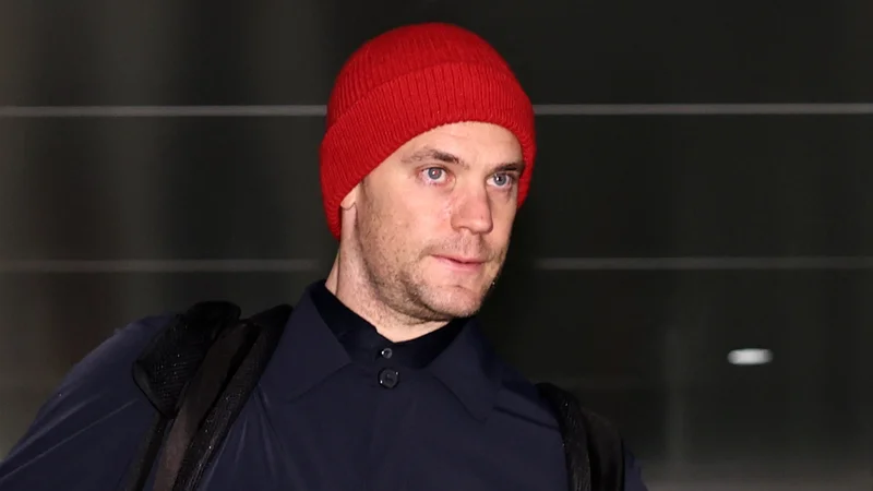 Fotografija: Manuel Neuer bo brez nogometa do konca sezone. FOTO: Lukas Barth/Reuters