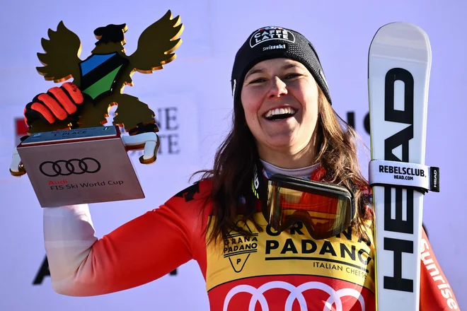 Wendy Holdener je proslavila še eno zmago. FOTO: Marco Bertorello/AFP
