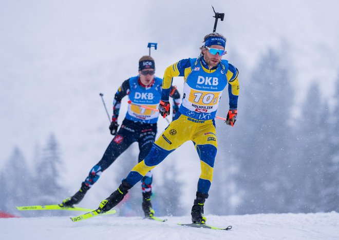 Johannes Thingnes Bø (levo) je bil še enkrat najhitrejši. FOTO: Georg Hochmuth/AFP
