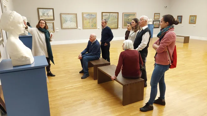 V Narodni galeriji namenjajo posebno pozornost osebam z demenco in njihovim svojcem. FOTO: Gorazd Križanič