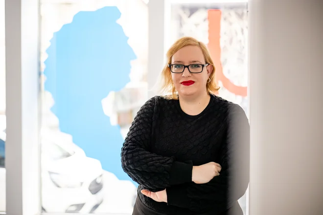 »Spolno nadlegovanje in nasilje na delovnem mestu sta prisotna v vseh sektorjih. Vse raziskave temu pritrjujejo – kultura torej ni izjema,« poudarja Tjaša Pureber. FOTO: Črt Piksi

