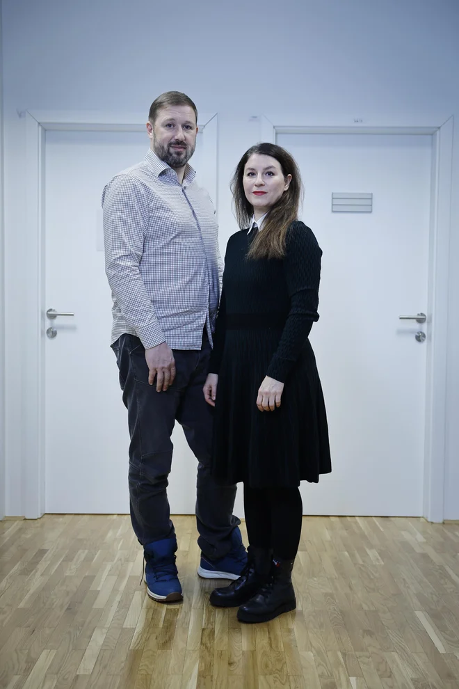 Živa Ploj Peršuh in Tomo Peršuh s sodelavci pomagata mladim ukrajinskim glasbenikom ohraniti držo, ponos, veselje in upanje. FOTO:  Jože Suhadolnik
