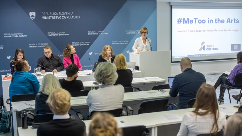 Fotografija: Na ministrstvu za kulturo je bil danes mednarodni strokovni posvet Preprečevanje spolnega nadlegovanja in nasilja v kulturi. FOTO: Voranc Vogel