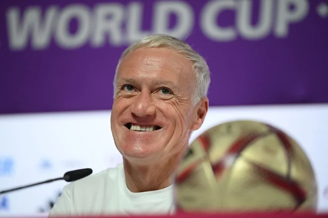 Selektor Francije in njen dolgoletni kapetan Didier Deschamps je v torek v Dohi samozavestno napovedal drugi polfinalni obračun letošnjega mundiala. FOTO: Franck Fife/AFP
