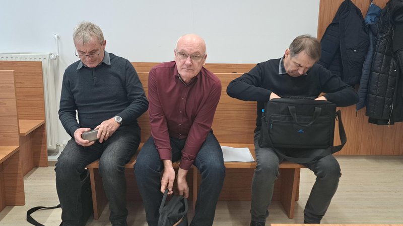 Fotografija: Marjanu Ograjšku, Matjažu Kapitlerju in Darku Esihu grozi do osem let zapora. FOTO: Špela Kuralt
