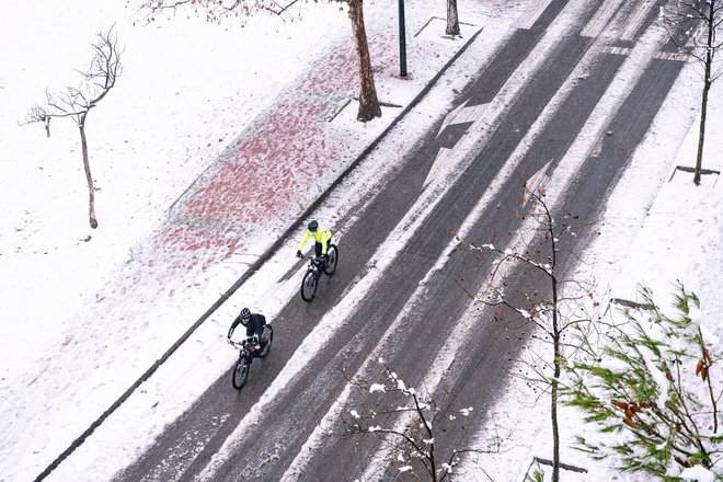 Včasih so bili kolesarji pozimi redkost, zdaj ni več tako.

FOTO: Shutterstock
