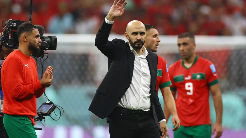 Fotografija: Maroški selektor Walid Regragui je kljub poškodbam »skrpal« moštvo, ki se je dostojno upiralo favoriziranim Francozom. FOTO: Kai Pfaffenbach/Reuters